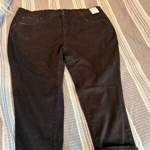 NWT Terra & Sky Women’s Plus Size 3x Capri Jeans